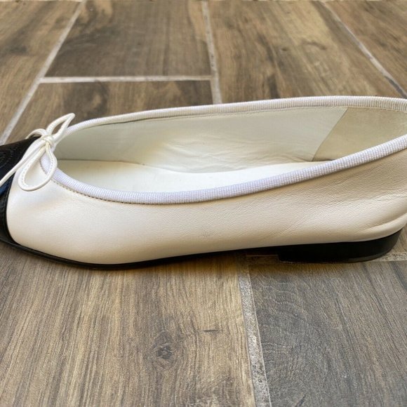 Chanel Ballet Lambskin Flats - Picture 4 of 12